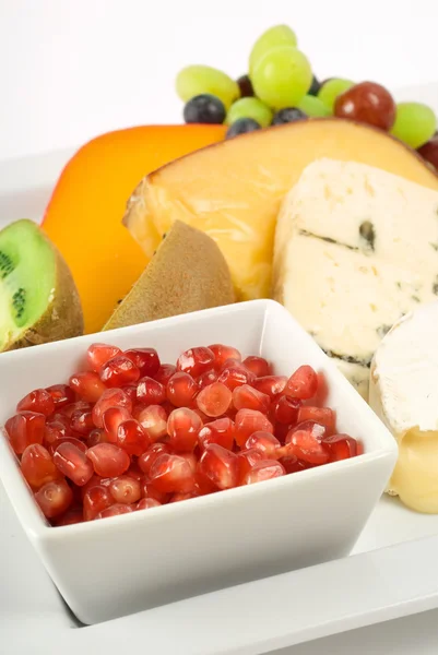 Cheese and fruit platter — Stock Photo, Image