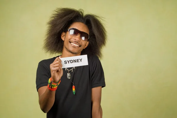 Trendy Afro-Amerikaanse reiziger — Stockfoto