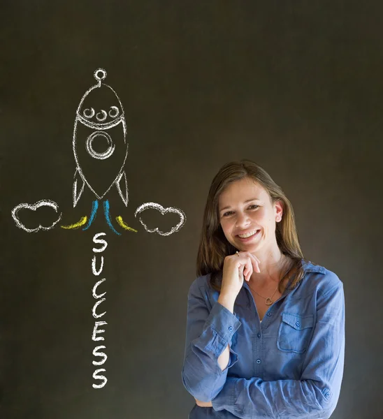 Mulher de negócios e giz foguete de sucesso — Fotografia de Stock