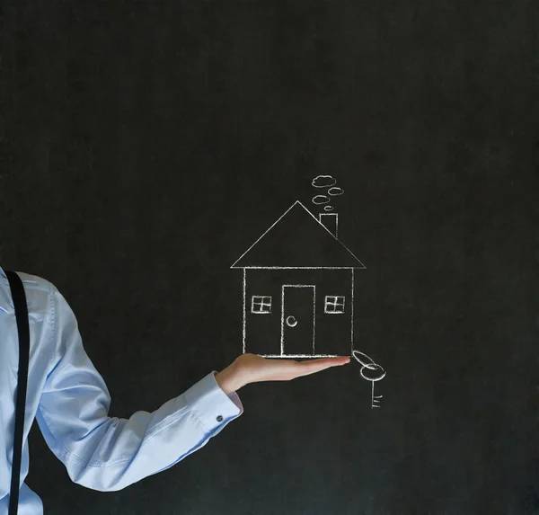 Homme avec maison de craie ou immobilier et clé — Photo