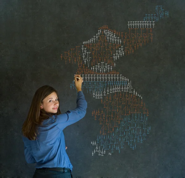 Mulher com mapa de guerra de mísseis pensando em conflito na Coreia do Norte ou Sul — Fotografia de Stock