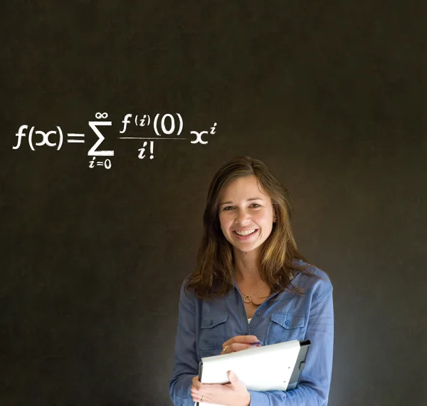 Mathe- oder Mathematiklehrer mit Kreidehintergrund — Stockfoto
