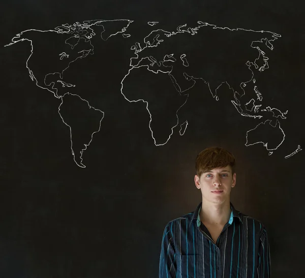 Zakenman, leraar of student met geografie wereldkaart op krijt achtergrond — Stockfoto