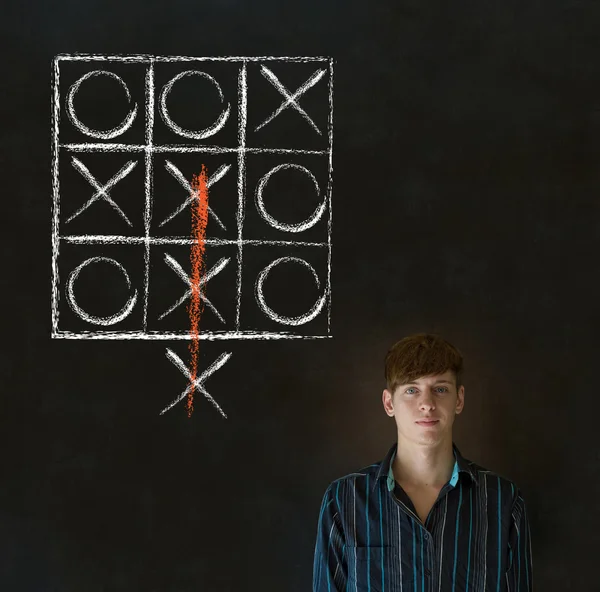 Denken uit de doos man op blackboard achtergrond — Stockfoto