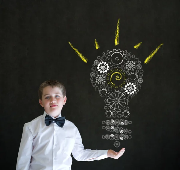 Рука вгору відповідь хлопчик одягнений як бізнесмен з яскравою ідеєю передач cog lightbulb — стокове фото