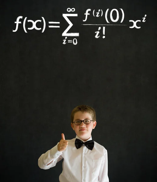 Junge Geschäftsmann mit Mathe-Gleichung — Stockfoto