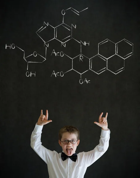 Connaissance roches garçon homme d'affaires avec la formule de chimie des sciences — Photo