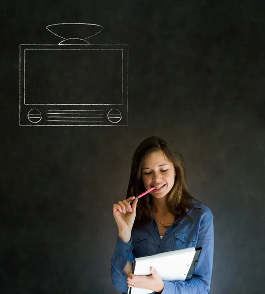 Affärskvinna, lärare eller student krita tv blackboard bakgrund — Stockfoto