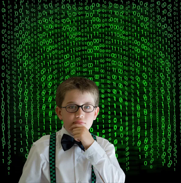 Rapaz, empresário estudante professor com binário no fundo — Fotografia de Stock