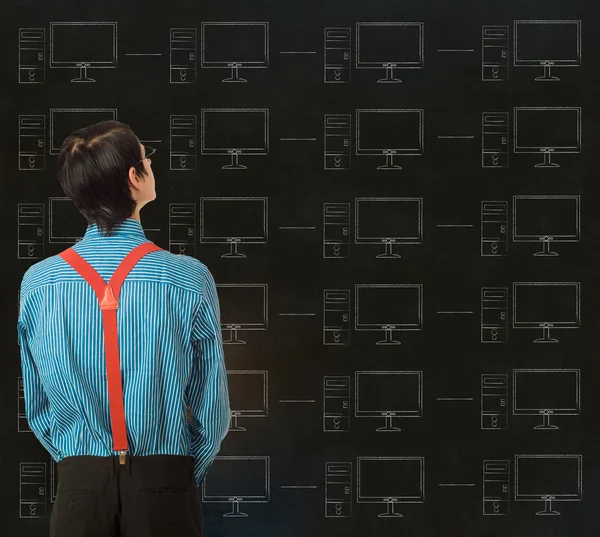Нервный ботаник бизнесмен с мелом компьютерной сети фоне — стоковое фото