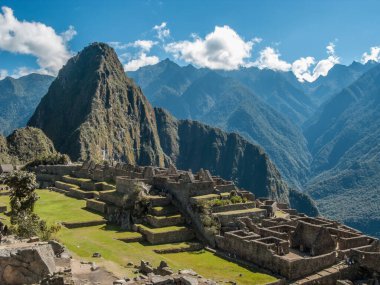 Machu Picchu kalesi güneşin altında, Peru