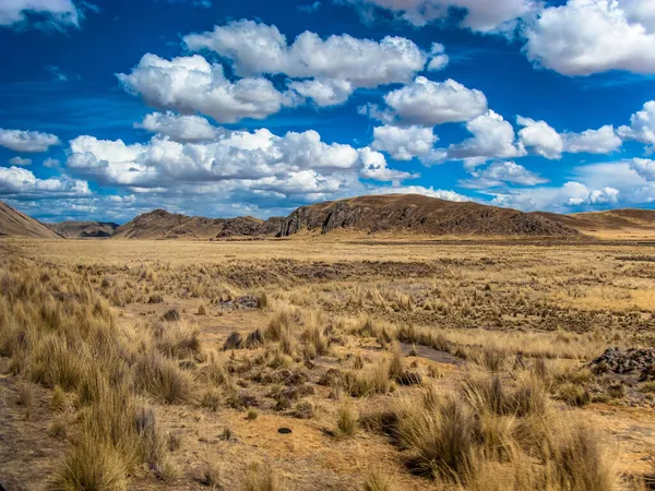 Ciel Bleu Avec Nuages Sur Les Routes Puno Pérou — Photo