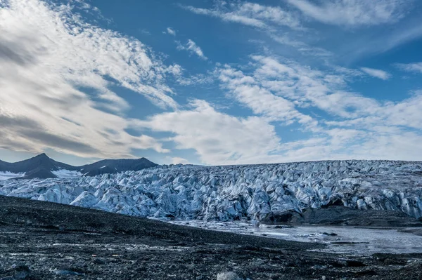 Lodowiec Pod Chmurami Niedaleko Longyearbyen Svalbard Norwegia — Zdjęcie stockowe