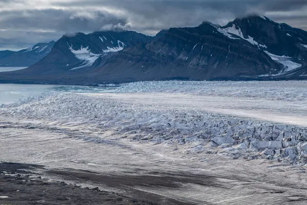 Γλώσσα Παγετώνα Μια Συννεφιασμένη Μέρα Κοντά Στο Longyearbyen Svalbard Νορβηγία — Φωτογραφία Αρχείου
