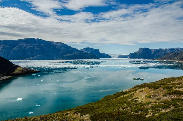 Kis Jéghegyek Gondolatok Gleccser Közelében Grönland — Stock Fotó