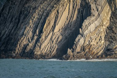 Bizkaia, Bask Ülkesi 'ndeki sahil kayalıklarının ve katman katmanlarının detayları