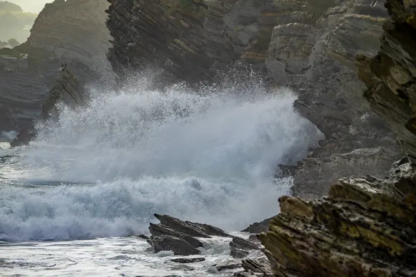 Meereswellen Brechen Den Küstenklippen Barrika Baskenland — Stockfoto