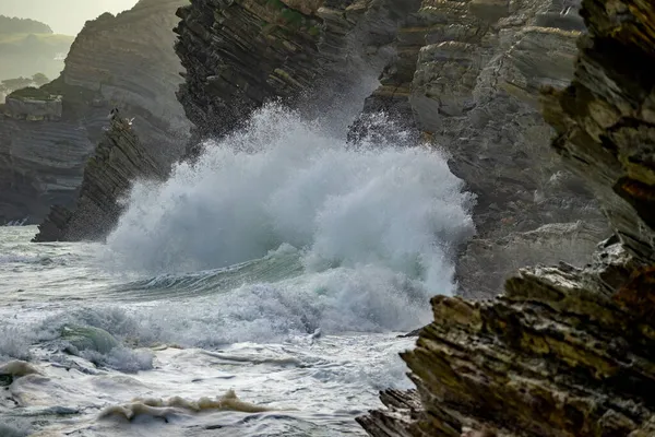 Meereswellen Brechen Den Klippen Der Küste Barrika Baskenland — Stockfoto