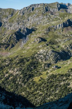 Angel de Orus yazın sığınak manzarası, İspanya