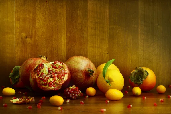 柿子、 石榴和柑橘类水果 — 图库照片