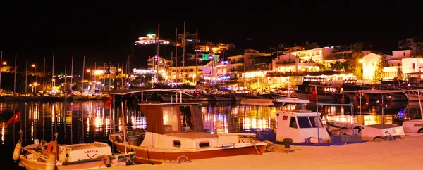 Datca portu w nocy — Zdjęcie stockowe