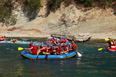ekip çalışması rafting