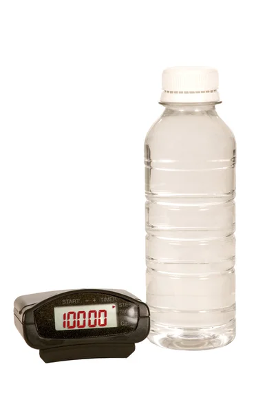Garrafa de água e pedômetro com dez mil passos — Fotografia de Stock