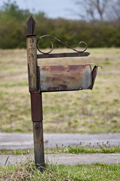 Csiga Mail egyre elavult postaláda — Stock Fotó