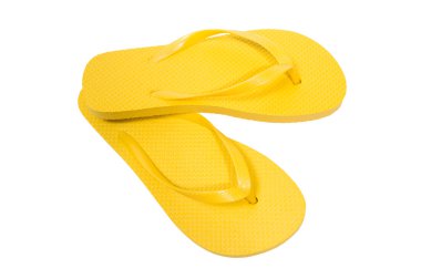 beyaz zemin üzerine sarı flip flop
