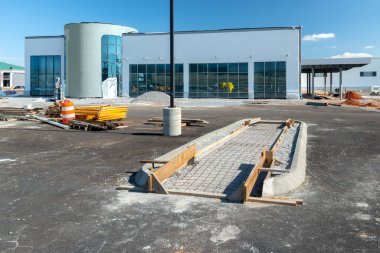 Park alanı kalıbının yatay görüntüsü içine beton dökülmeye hazır..