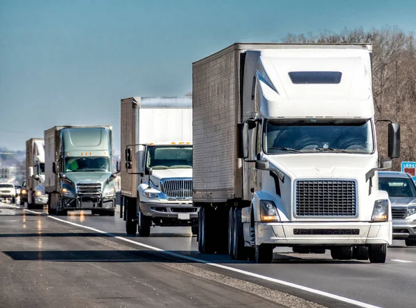 Horizontal Shot Convoy Eighteen Wheeler Turcks Interstate Highway — Stock Photo, Image