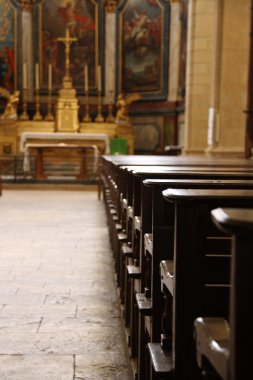 küçük kasaba kilisesinde