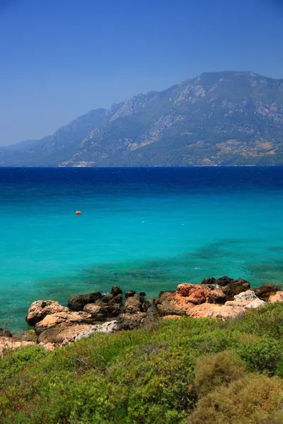 Beautiful landscape with tourquoise sea — Stock Photo, Image