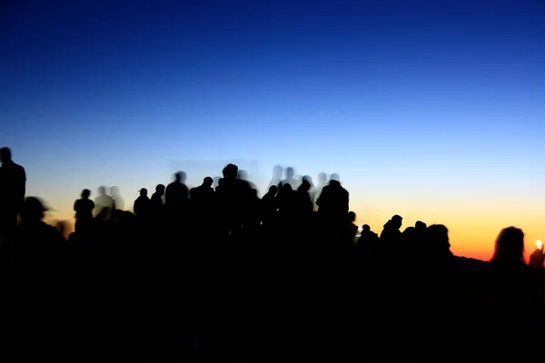 People silhouettes on nemrut mountain — Stock Photo, Image