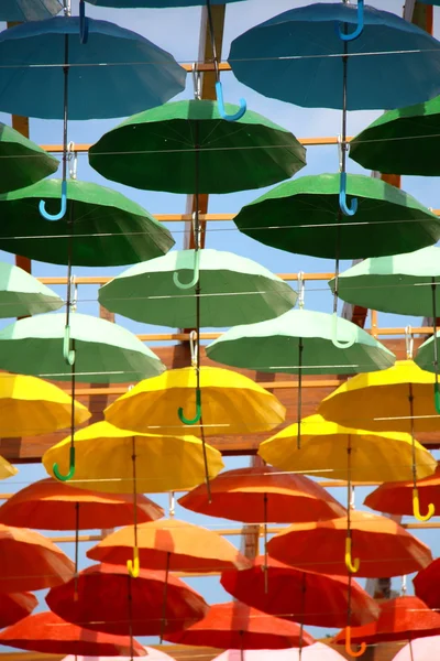 不同颜色的雨伞 — 图库照片