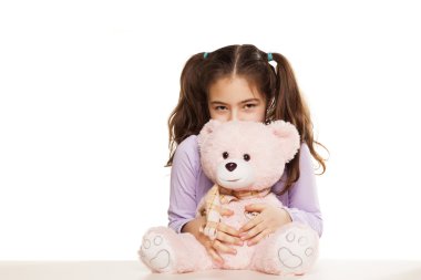 küçük kız ve ayıcık