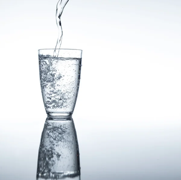 Verse zuiver water — Stockfoto