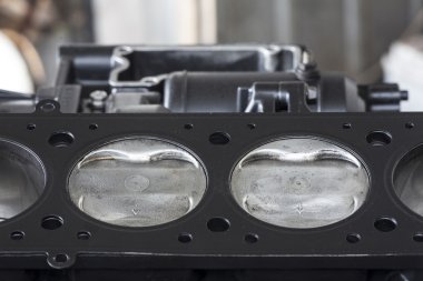 Dört silindirli motor