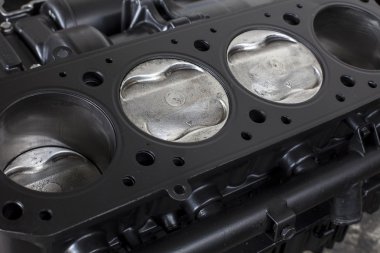 Dört silindirli motor