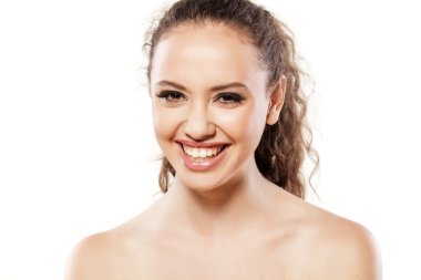 gülümseyen kız
