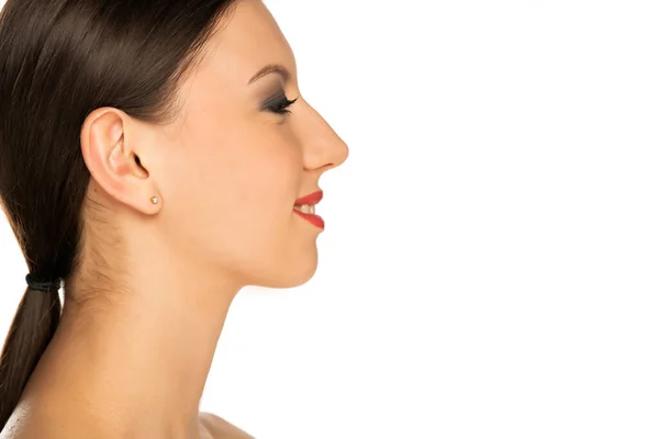 Perfil Uma Jovem Bela Mulher Sorridente Fundo Branco — Fotografia de Stock