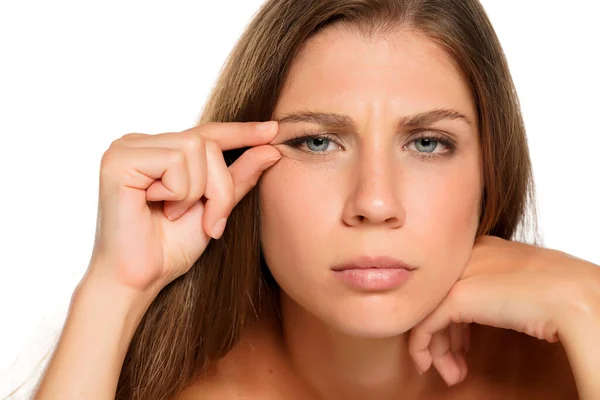 Eine Junge Schöne Nervöse Frau Mit Blauen Augen Die Ihre — Stockfoto