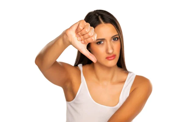 Mujer Enojada Haciendo Gesto Desagradable Pulgar Hacia Abajo Sobre Fondo —  Fotos de Stock