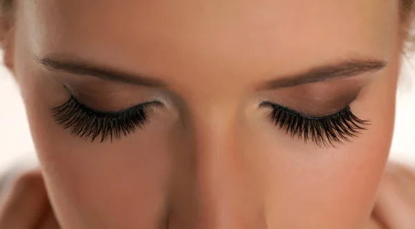 Woman Beautiful Eyelashes Extension Procedure Closeup — Stock Photo, Image