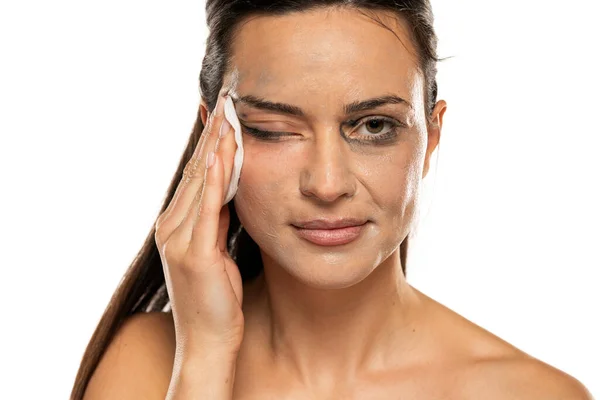 Young Woman Removing Makeup Cotton Pads White Background — Stock Photo, Image