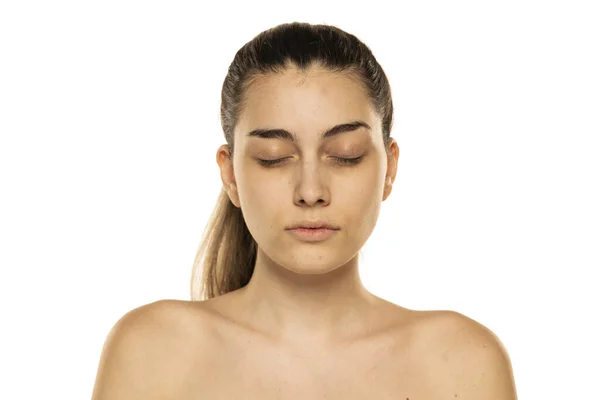 Portrait Young Shirtless Woman Makeup Closed Eyes White Background — ストック写真