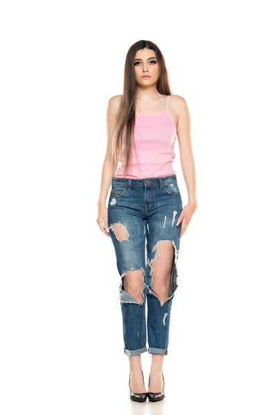 Attractive Young Woman Posing Ripped Jeans Summer Shirt Fashion Look — ストック写真