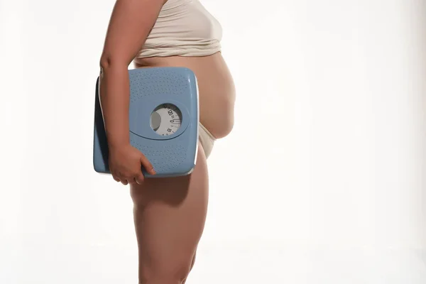 Big Fat Woman Carrying Large Old Bathroom Scale — Stock fotografie