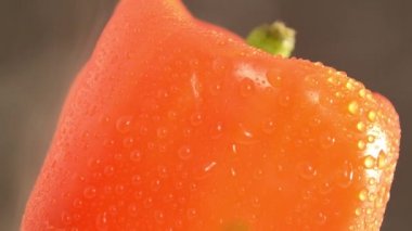 Turuncu biber vinç aşağı