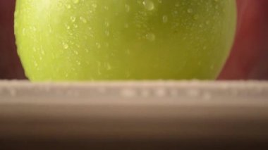 1 yeşil elma, 2 kırmızı elma - up vinç